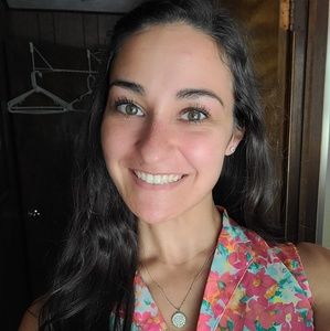 Meet your Posher, Cynthia